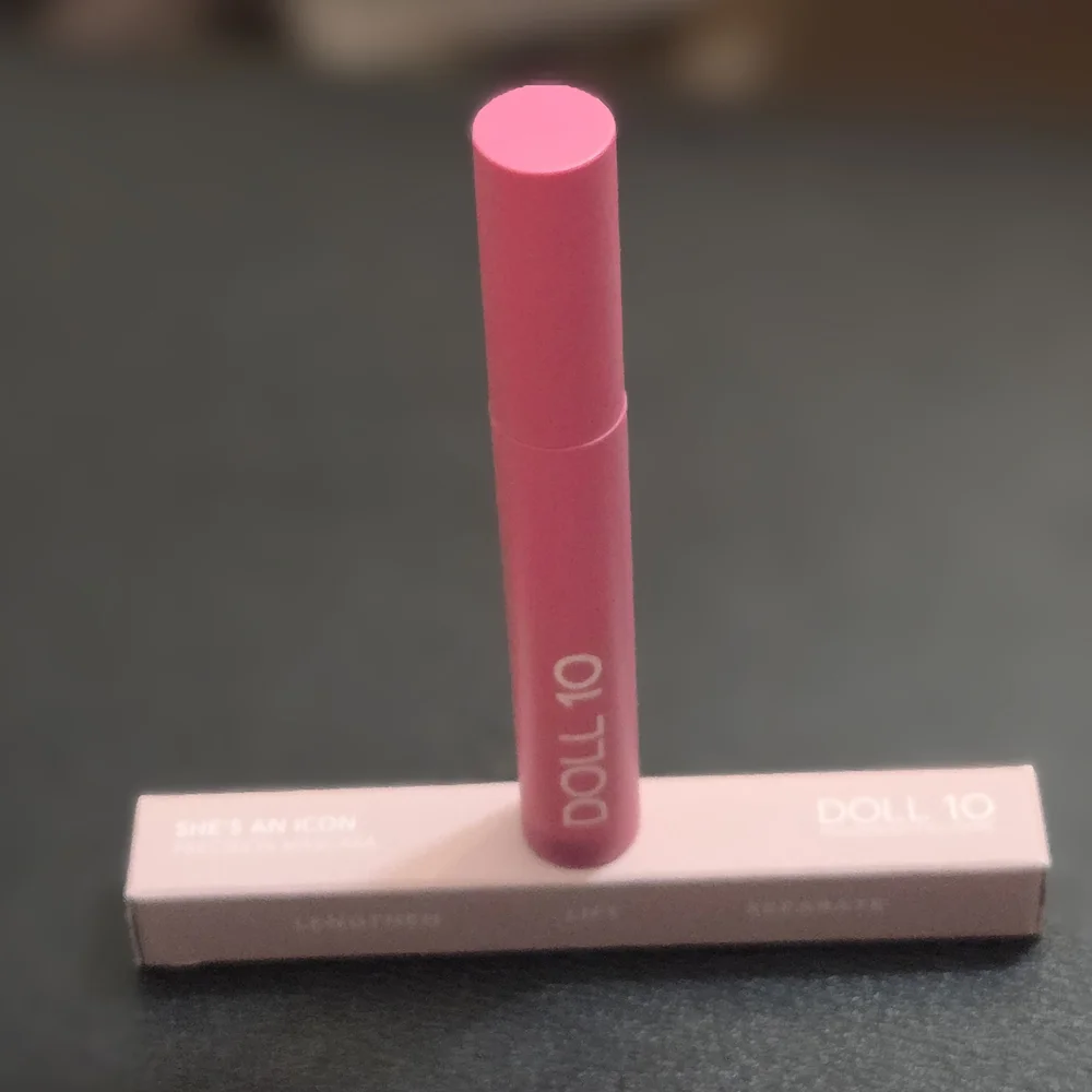 Doll 10 Mascara She's Precision Mascara She's An Icon in Brown